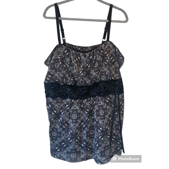TORRID Size 3 Black and White Embellished Tank Top - Picture 1 of 4